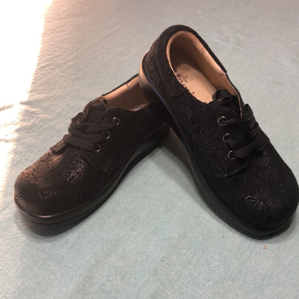 ALEGRÍA KIM LEATHER UPPER